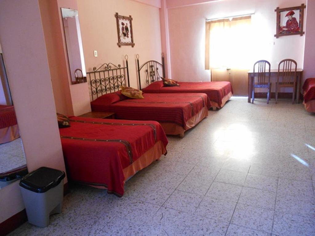 Hotel El Chaparral Panajachel Ruang foto
