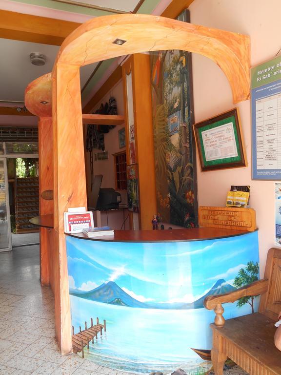 Hotel El Chaparral Panajachel Bagian luar foto