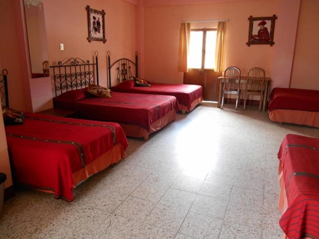 Hotel El Chaparral Panajachel Ruang foto